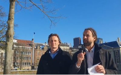 Persconferentie Viruswaarheid met Willem Engel en Jeroen Pols Hofvijver Den Haag